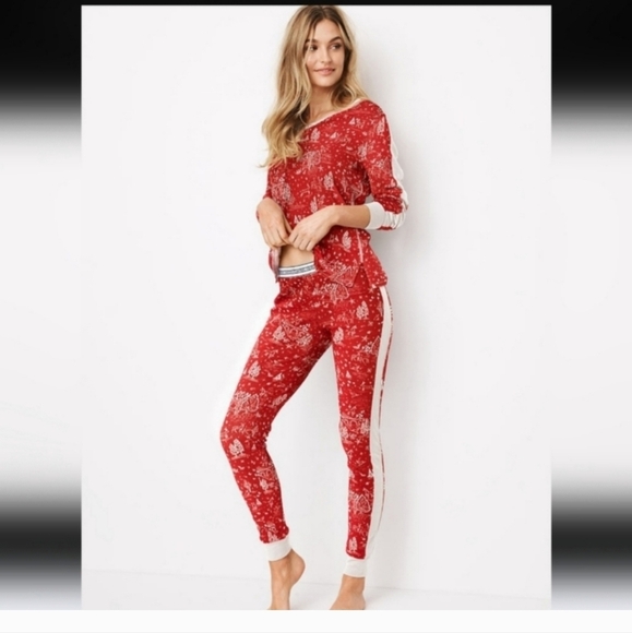 💋5/20 Victorias secret nite top small - Picture 1 of 3